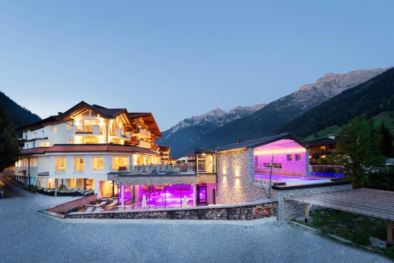 Premium Activehotel Bergkoenig Neustift im Stubaital Exteriör bild